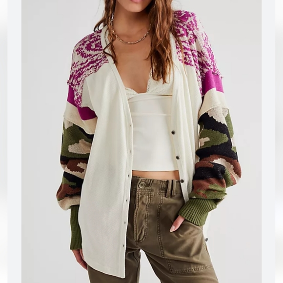 We the Free small sweater/ cardigan - Picture 7 of 7